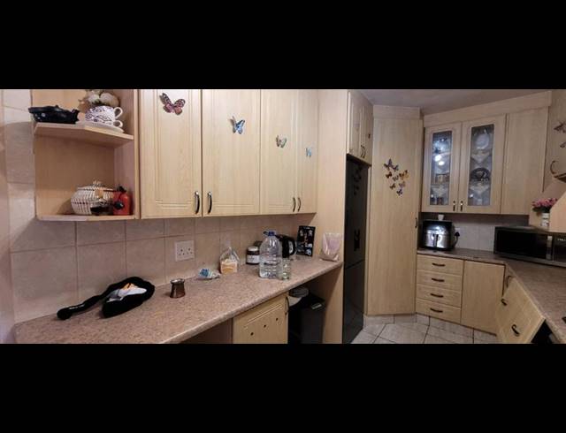 3 BEDROOM TOWNHOUSE FOR SALE IN BRACKENHURST